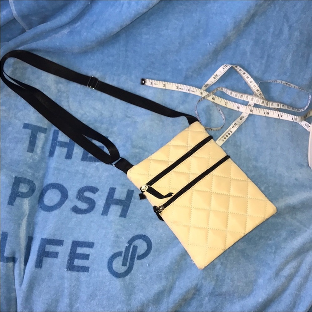 Quilted Crossbody Bag in Cream and black - 3 Zip Design damaged